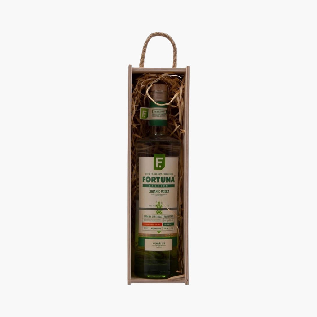 Водка Fortuna Organic 40% in Wooden Box (0.7L)